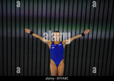 Londres, Royaume-Uni. 27 avr, 2014. plongées dans la Womens 10m plate-forme au cours de Final la troisième journée de la FINA/NVC Diving World Series 2014 au London Centre aquatique. Credit : Action Plus Sport/Alamy Live News Banque D'Images