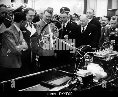 Adolf Hitler visite l'Exposition internationale de l'automobile, 1939 Banque D'Images