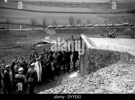 Adolf Hitler avec d'autres officiers de la Wehrmacht à la ligne Siegfried, 1939 Banque D'Images