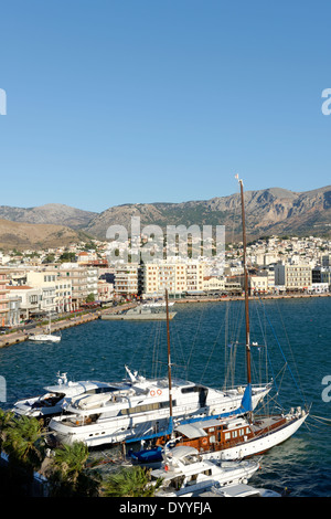 Voir large front de la ville de Chios plus grande ville sur l'île grecque de Chios Chios Island 5ème plus grande île Banque D'Images