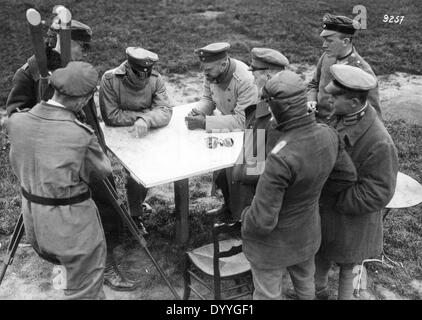 Hermann Goering à la table de carte, 1917-1918 Banque D'Images