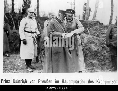 Heinrich Prince de Prusse visite les troupes sur le front de l'Ouest, 1915 Banque D'Images