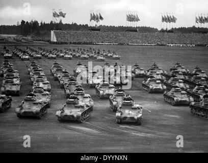 Défilé du réservoir au congrès de Nuremberg, 1936 Banque D'Images