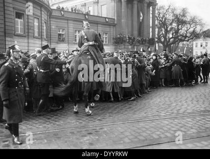 Contrôle de la foule le jour de Potsdam, 1933 Banque D'Images