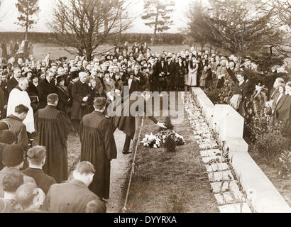 Service commémoratif pour équipages allemands à Potters Bar, 1933 Banque D'Images