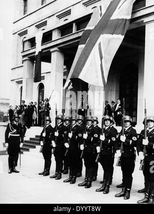 Garde du corps Regiment Adolf Hitler' en face de l'Fuehrerbau à Munich, 1938 Banque D'Images