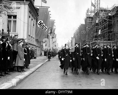 Défilé militaire à la 5e anniversaire de la prise du pouvoir par les Nazis, 1938 Banque D'Images