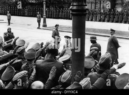 Adolf Hitler avec des soldats à Varsovie, 1939 Banque D'Images