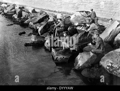 Des jeunes soldats sur l'Adriatique, 1917 Banque D'Images