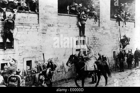 Soldats à l'assaut de l'exercice pendant la Première Guerre mondiale Banque D'Images