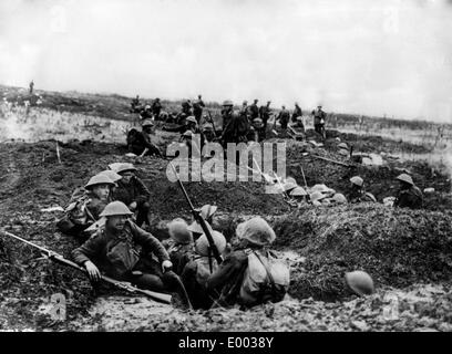 Les troupes britanniques dans des tranchées au cours de la bataille de la Somme Banque D'Images