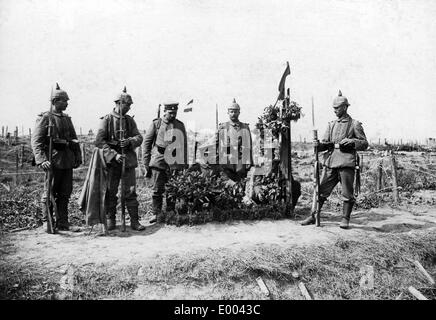 Tombe d'un soldat allemand près de Liège, 1914 Banque D'Images