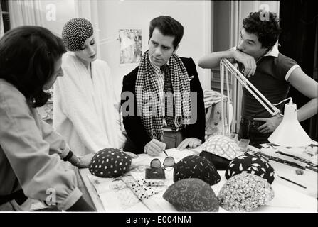 Karl Lagerfeld à La Maison Chloé à Paris, 1972 Banque D'Images