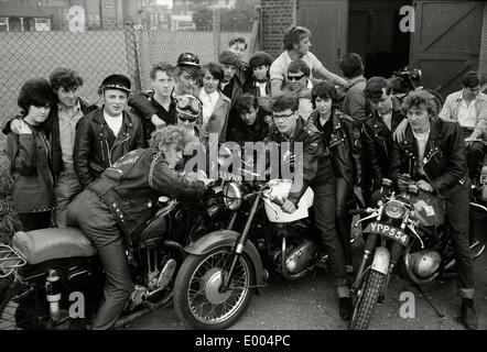 Club de moto dans la banlieue de Londres, 1964 Banque D'Images