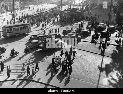 Le trafic sur le Stachus à Munich, 1959 Banque D'Images