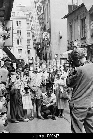 Les touristes à Munich, 1958 Banque D'Images