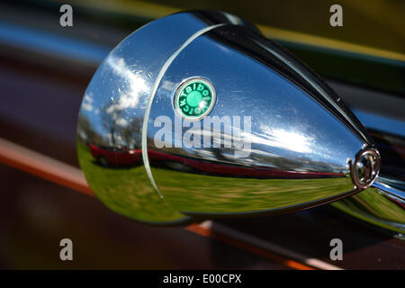 Parc Floral, New York, USA. Apr 27, 2014. Le Miroir des Sports Talbot, avec sa point vert, est sur une voiture classique exposée au 35e Salon de l'auto ancienne à Queens County Farm. Credit : Ann Parry/ZUMAPRESS.com/Alamy Live News Banque D'Images