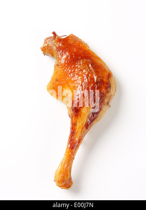 Cuisse de canard rôti avec la peau croustillante Banque D'Images