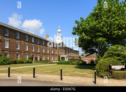 Ancienne école de musique des Royal Marines convertis en appartements privés après avoir été bombardée par l'IRA. Kent Walmer Deal England UK Banque D'Images