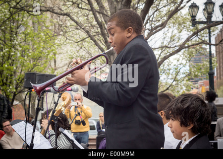 Les musiciens de la Lincoln Center Jazz Middle School Academy effectuer Banque D'Images