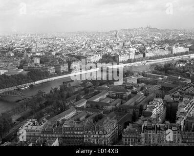 Vue sur Paris de la Tour Eiffel, 1967 Banque D'Images