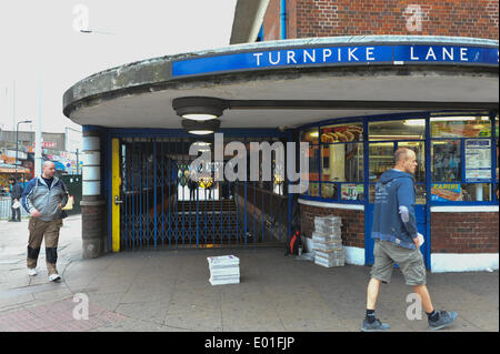 Turnpike Lane, Londres, Royaume-Uni. 29 avril 2014. Station Turnpike Lane est l'un des nombreux tube fermé pendant la grève. Crédit : Matthieu Chattle/Alamy Live News Banque D'Images