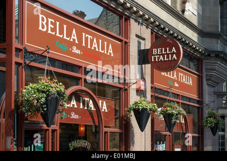 L'extérieur du Bella Italia sur le Royal Mile, Édimbourg. Banque D'Images