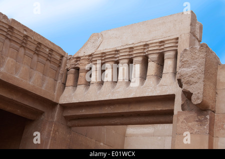 Saqqara pyramide,du roi Djéser (III° dyn.) Le complexe de la nécropole du Pharaon : Détail d'une frise de djed pilier Banque D'Images