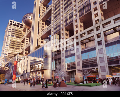 Siège social de Fuji TV building, attraction touristique à Odaiba, Tokyo, Japon Banque D'Images