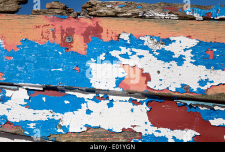 Peeling peinture sur les bateaux de pêche abandonnés, Dungeness Kent Banque D'Images