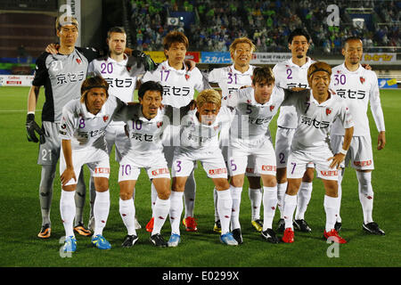 Shonan Hiratsuka Stade BMW, Kanagawa, Japon. Apr 29, 2014. Groupe de l'équipe de Kyoto Sanga FC line up, 29 avril 2014 - Football : Football /2014 J.LEAGUE Division 2 match Shonan Bellmare entre Kyoto Sanga FC 3-0 au Stade BMW Shonan Hiratsuka, Kanagawa, Japon. © AFLO SPORT/Alamy Live News Banque D'Images