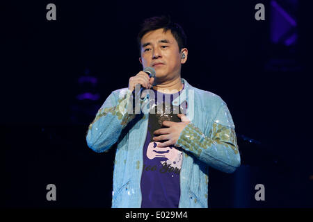 Toronto, Canada. 27 avril 2014. Hong Kong Cantopop chanteur David lui, mieux connu comme Lui Fong, effectue au Casino Rama. (J.Kan/EXImages). Banque D'Images