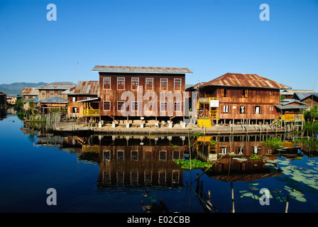 Un village flottant du lac Inle Banque D'Images