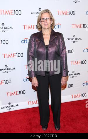 New York, NY, USA. Apr 29, 2014. Kathryn D. Sullivan arrivées à temps pour le dîner de gala 100, Jazz at Lincoln Center's Frederick P. Rose Hall, New York, NY Le 29 avril 2014. Credit : Andres Otero/Everett Collection/Alamy Live News Banque D'Images