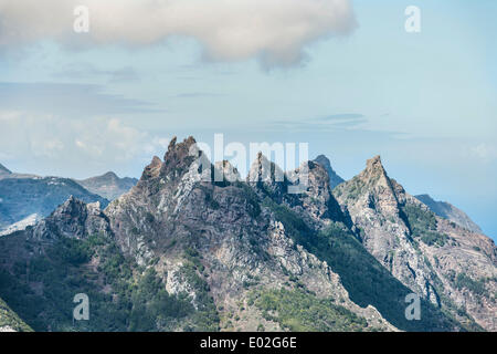 Des montagnes rocheuses, les montagnes d'Anaga, Macizo de Anaga, dans le nord de Tenerife, Canaries, Espagne Banque D'Images