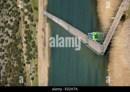 Agios Achilios bridge Mikri Prespa Lake, Grèce Banque D'Images