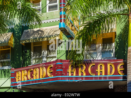 Théâtre Arcade historique sur Première Rue de la rivière du centre-ville de Fort Myers, Floride, USA Banque D'Images