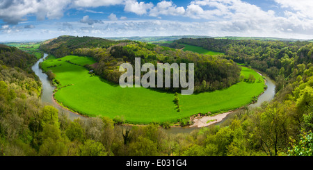 Vue sur la vallée de la Wye au printemps de Yat Rock, Symonds Yat, Herefordshire, Angleterre Banque D'Images