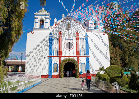 Vierge Marie Église Santa Maria del'état d'Oaxaca au Mexique El Tule Banque D'Images