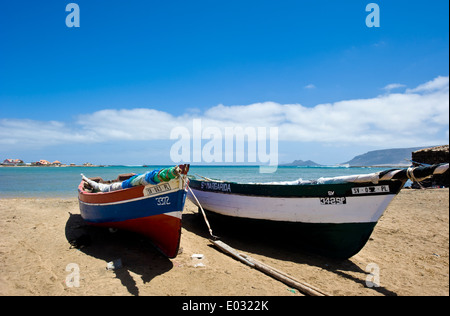 Un village sur la côte orientale de l'île de São Vicente appelé Baia das Gatas - La Baie des Requins - Cabo Verde en Afrique. Banque D'Images