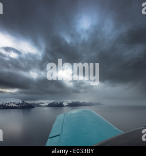 Petit avion bimoteur. Piper PA-23-150 (Apache) Grimsey, Islande. Banque D'Images