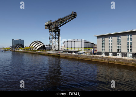 Bâtiments sur la rive nord de la rivière Clyde au complexe SEC de Finnieston, Glasgow, Écosse, Royaume-Uni Banque D'Images