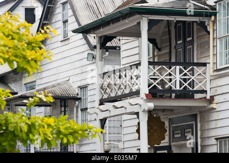 Maison coloniale sur Waterkant street dans le centre historique de Paramaribo (site du patrimoine mondial de l'UNESCO), Suriname Banque D'Images