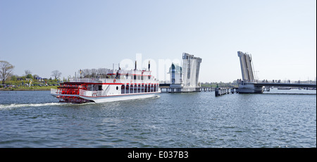 Le nouveau 'Princess' chlei paddlesteamer, équilibre, pont ouvert, la mer Baltique Kappeln Schlei Fjord, Schleswig-Holstein, Allemagne Banque D'Images