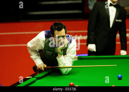 Sheffield, Royaume-Uni. Apr 30, 2014. Dominic Dale perdu à Barry Hawkins dans les 8 derniers du Championnat du monde de snooker 2014 par un 13-12, à l'théâtre Crucible, Sheffield, Yorkshire, Angleterre. Credit : Action Plus Sport/Alamy Live News Banque D'Images