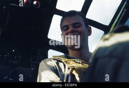Cette photographie montre un hydravion PBY-5 Catalina, basé à NAS Pensacola en 1945. Le PBY-5 a été largement utilisé pendant la seconde Guerre mondiale pour la reconnaissance, la guerre anti-sous-marine et les opérations de recherche et de sauvetage. NAS Pensacola était un important centre d'entraînement pour les aviateurs navals pendant la guerre. Banque D'Images