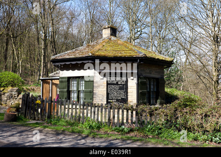 Copley Bridge Bar toll house, West Yorkshire, maintenant converti à une habitation Banque D'Images