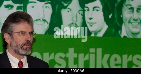 Gerry Adams, président de Sinn Fein, a été photographié lors du lancement du 25e anniversaire des grèves de la faim à l'hôtel Europa de Belfast, en Irlande du Nord Banque D'Images