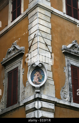 Close up de l'icône religieuse sur la construction à Campo di Fiori, Rome, Italie Banque D'Images