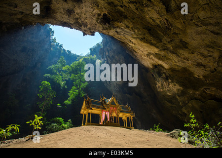 Royal Pavilion dans la grotte de Phraya Nakhon, Prachuap Khiri Khan, Thaïlande Banque D'Images